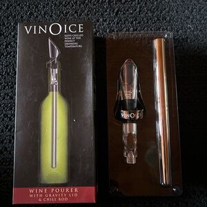 VinOice Wine Pourer with Gravity Lid & Chill Rod